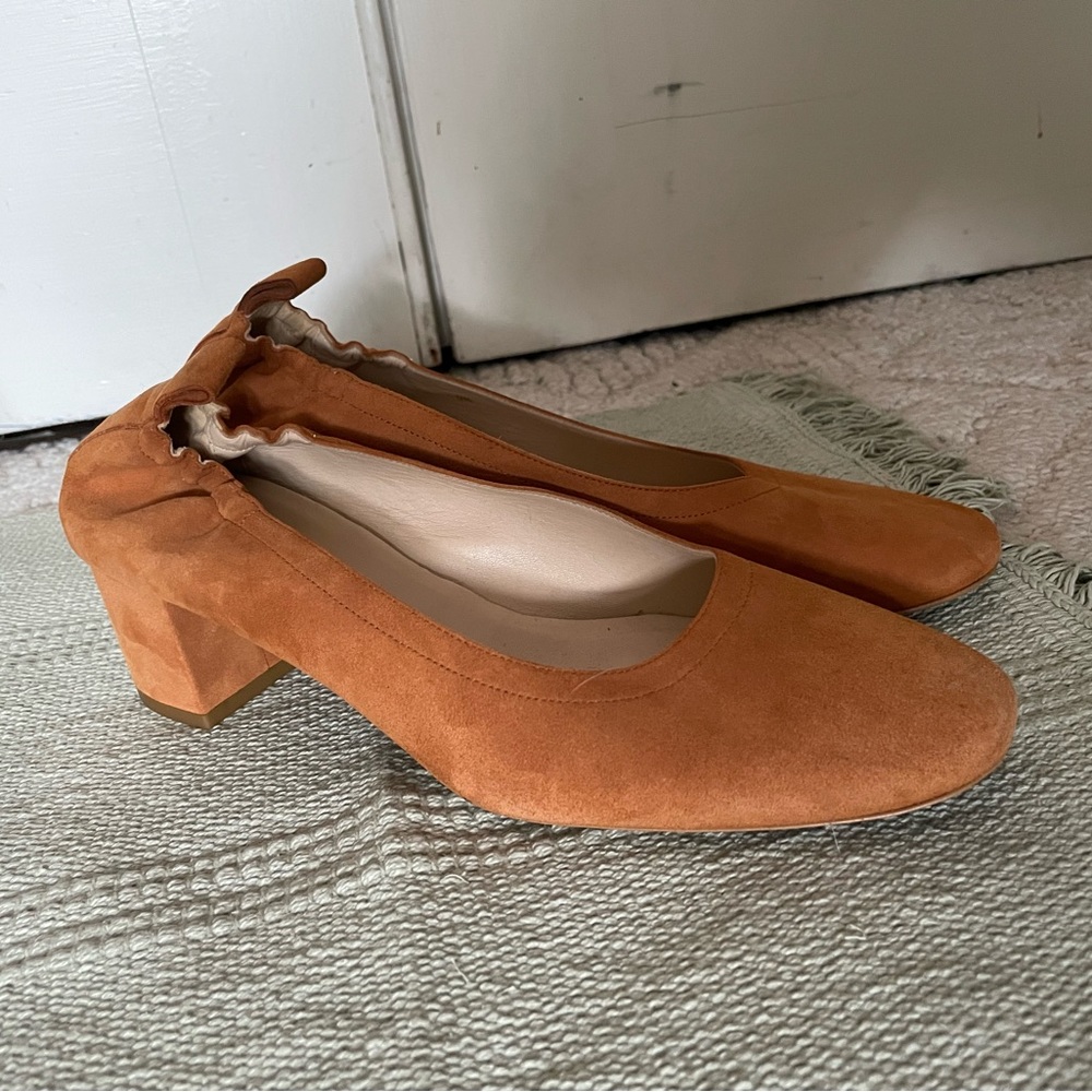 The Italian Leather Day Heel - Almond Suede
